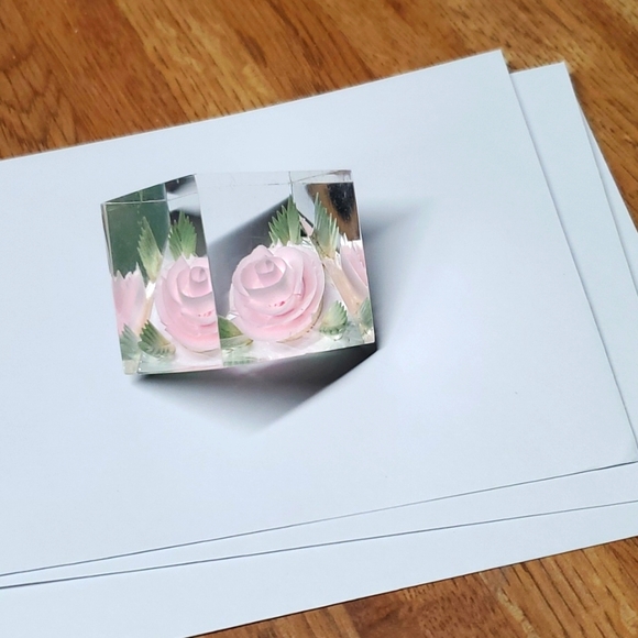 VTG Rose Paperweight Lucite Pink Flower 1½" Cube Home Offce Decor Teacher Desk - Picture 14 of 17